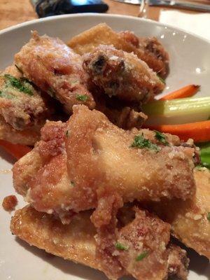Amazing (low carb friendly) crispy parmesan garlic chicken wings.