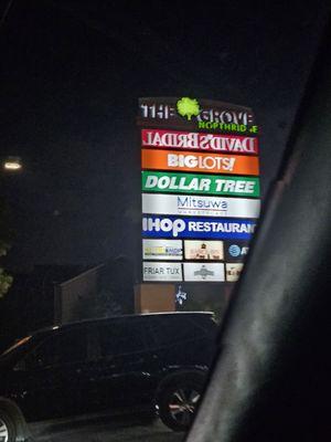 Walnut Grove Shopping Center