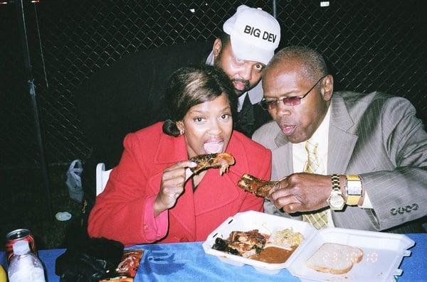 RAJ & DEE GETTING DOWN WITH SOME TENDER-TASTY BIG DEV'S BBQ...