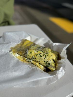 Crepe with fried crackers (薄脆 Bo-Cui)