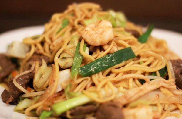 Ling's special lo mein