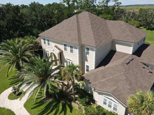 GAF Timberline UHDZ shingles in Barkwood, installed by Bigfoot Roofing a GAF Master Elite® certified roofing contractor.