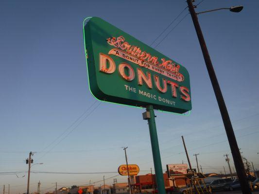 Their retro neon sign STILL WORKS!!!