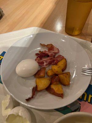 A soldiers exquisite breakfast