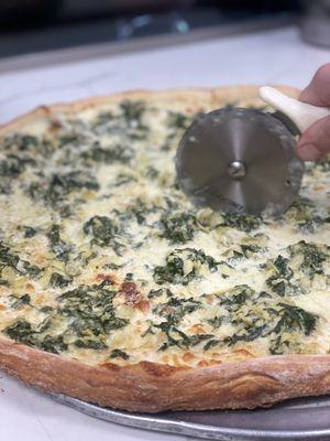 Spinach & Artichoke w/ a twist.. on a pizza pie!