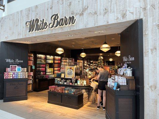 White Barn Candle