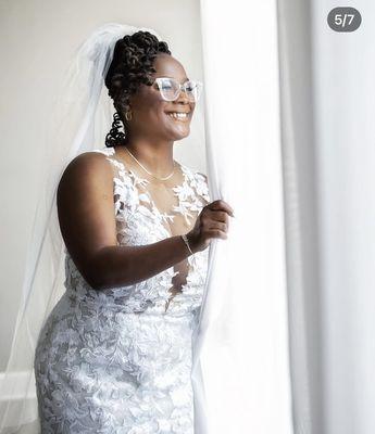 Cbellekreated is a soft glam makeup artist that is available for wedding parties.