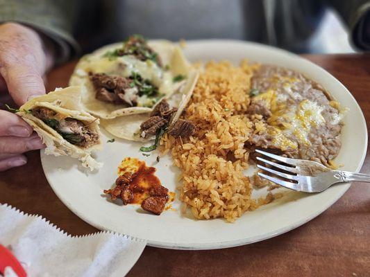Carnitas lunch plate.