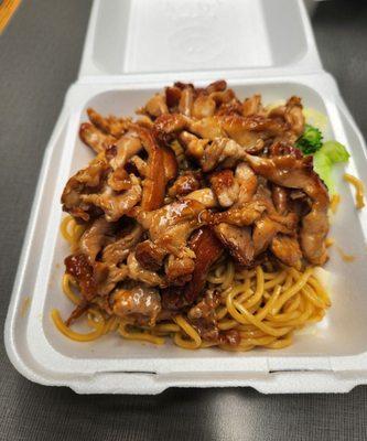 Chicken ($10.29 + 75 cents for noodles): simple but pleasing.  Tender chicken with light soy sauce & plenty of granulated garlic, 8/10