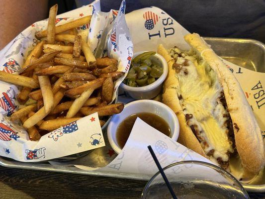Italian beef with fries . Very good bread and au jus . Very delious dish