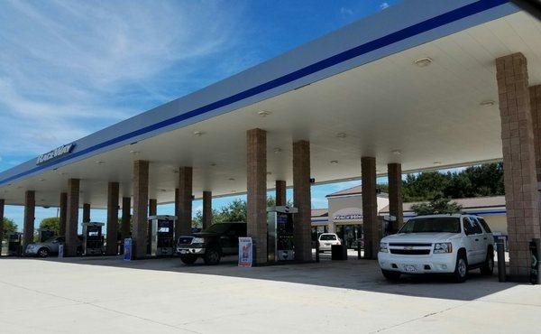 A mega-station with incredibly easy access!