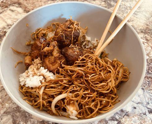 Veggie lo mein - sesame chicken - white rice( take out ) at home