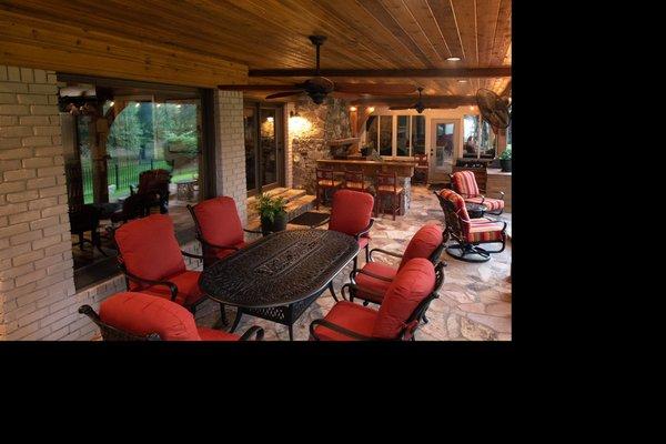 Outdoor Living by Memphis Pool