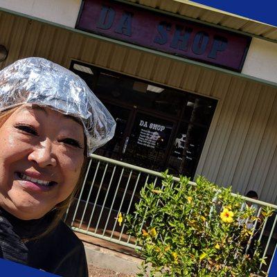 THIS PLACE IS DA BOMB! PRICE IS RIGHT! OWNER & STYLIST ARE FRIENDLY!