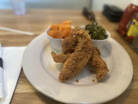 M'Dear's Desserts Bakery and Bistro