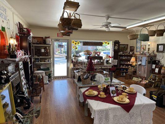 Yellow Rose Antiques & Treasures