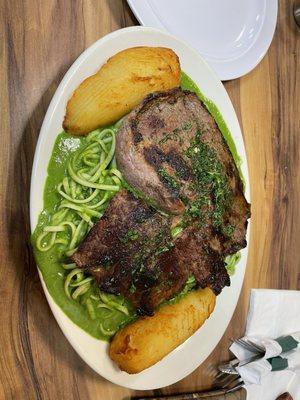 Tallarin verde w steak. too much sauce, pasta was too soft for me.