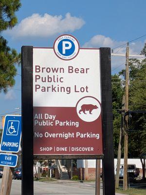 Brown Bear Public Parking Lot, New Bern