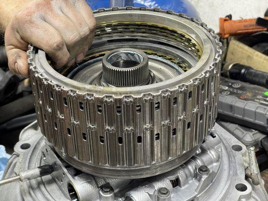 Bench testing a transmission drum before installation