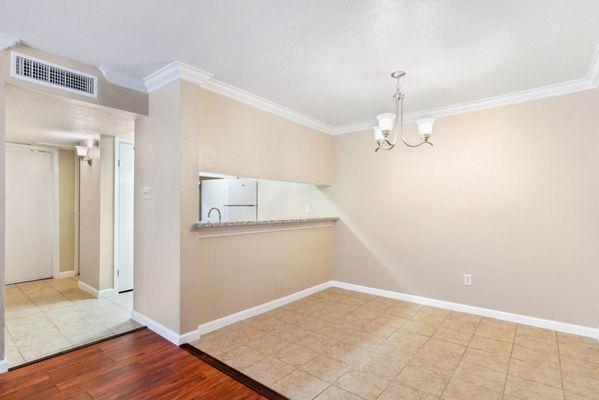 Dining area with ceramic tile