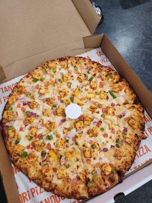 Achari chicken pizza