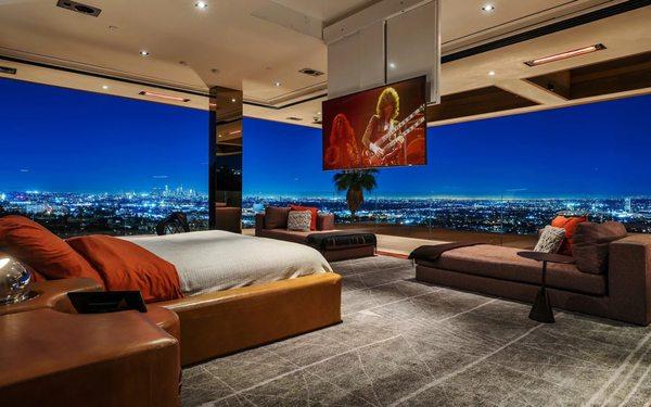 MB The McClone Brothers