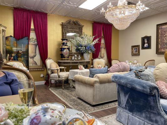 Queen’s Tea Room at Windsor Antiques...by DXTR