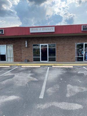Rick & Diane's Barber & Beauty