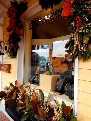 Guilford & Company, St. Michaels, MD -- beautiful decor at holiday time!