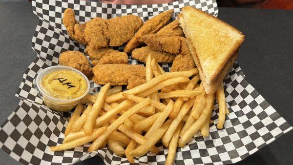 Chicken strip basket