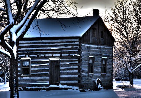 Umhoefer Cabin at Old Falls Village Park