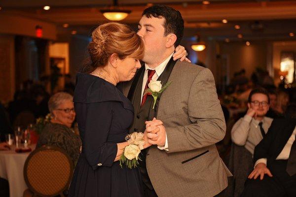 Bourbon & Brides Wedding Photography