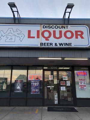 Terrible people in this store