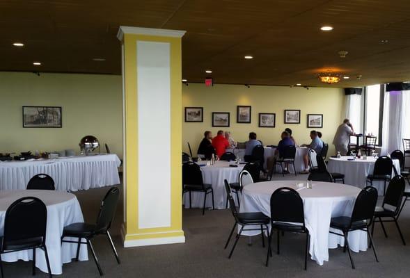 Diners enjoying Sunday Brunch at The Tower.