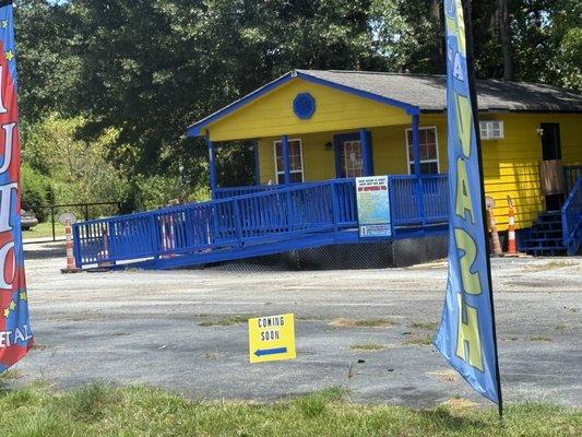 Ellie & Yaya Detail Car Wash
