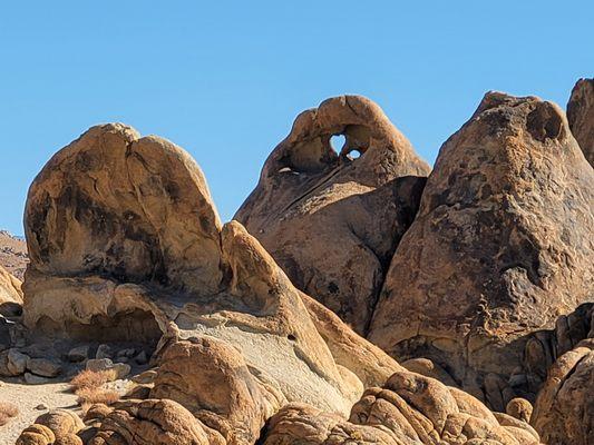 Mobius Arch Loop Trail
