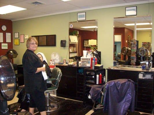 New Reflections Salon