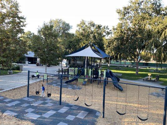 Lemon Park Spray Pool