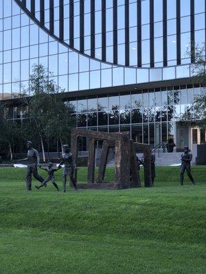 Richard and Annette Bloch Cancer Survivors Park
