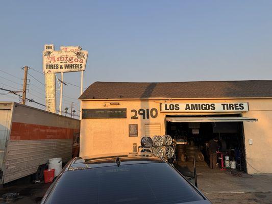 Los Amigos Tire Service