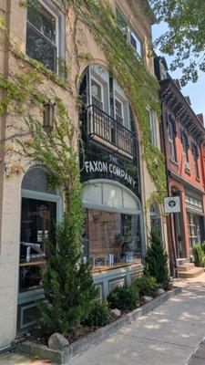 Outside view of the downtown cocktail lounge on William St.