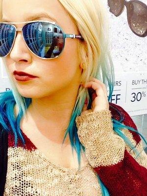 Looks to Dye for Salon