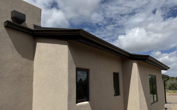 Sandia Seamless Gutter