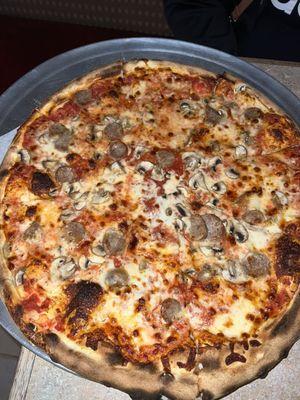 Sausage & mushroom pizza