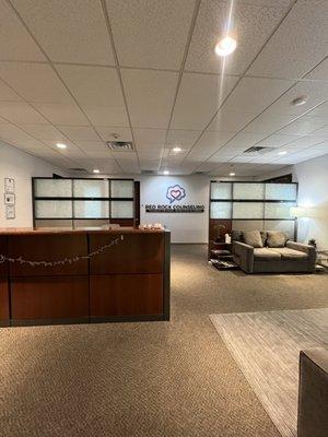 No one at the reception desk to help