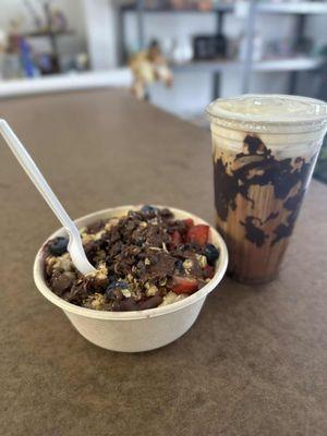 My favorites... Acai bowl and a SF Vanilla iced mocha.