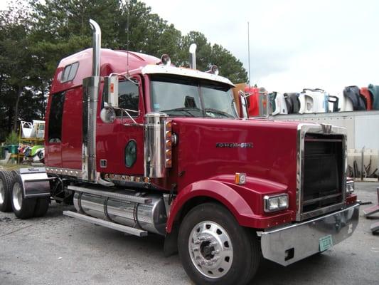 Circle Truck Painting & Collision