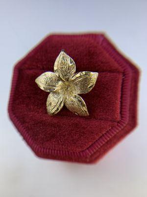 14k gold flower pendant