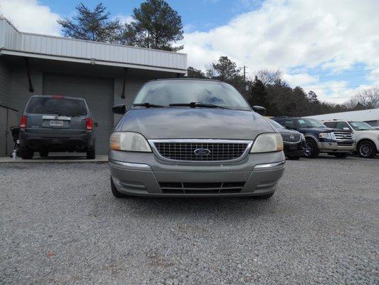 FOR SALE 2001 FORD WINSTAR WITH 89K
AND HANDICAP ACCESIBLE ASKING 6950