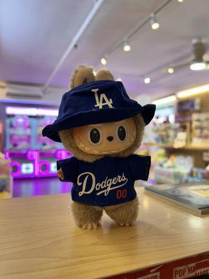 Come dress up your LABUBU today at Imizzu!
LAKERS, DODGERS, RAMS, represent LA with your LABUBU COSTUME !!!
